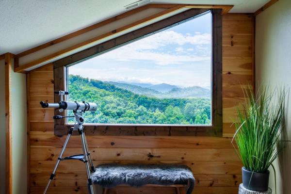 A la foto es mostra l'objecte Falcons Lodge - Mtn View Hot Tub and Pool Table situat a la ciutat de Sevierville.