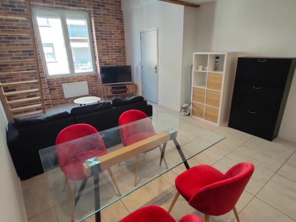 Na zdjęciu widoczny jest obiekt Joli apparemment type Loft położony w mieście Cavaillon.