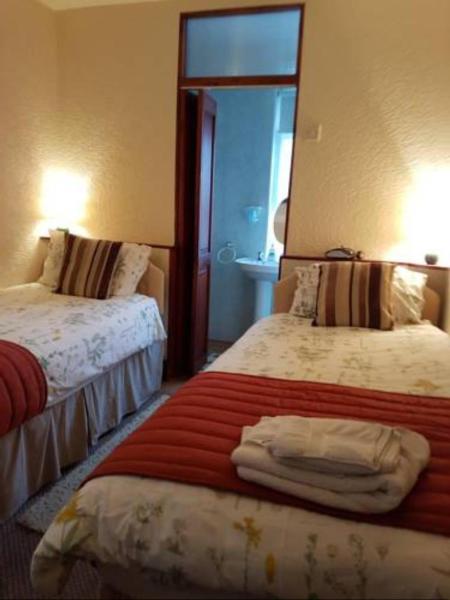 På billedet ses objektet Sunset Hotel beliggende i byen Blackpool.