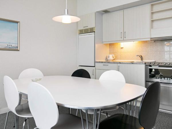 A la foto es mostra l'objecte 4 person apartment in holiday park Blokhus situat a la ciutat de Blokhus.
