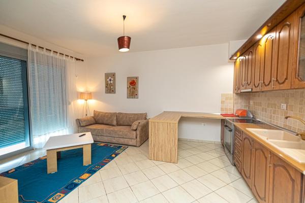 På billedet ses objektet Novus Apartment Sea View beliggende i byen Vlorë.