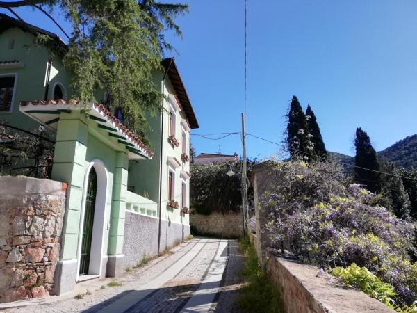 På billedet ses objektet B&B San Gregorio SINNAI beliggende i byen Burcèi.