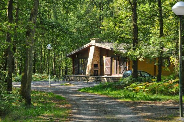На фото показан объект Village de Vacances d'Oignies, расположенный в городе Oignies-en-Thierache.