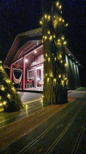 The photo shows the VIP Red Love house for 2 located in the city of Shilagalyay.