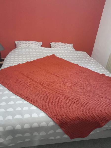 A la foto es mostra l'objecte Chambre d'hôte Le Pin situat a la ciutat de Rochetoirin.