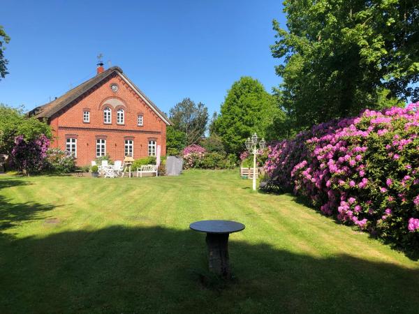 Nella foto è visibile l'oggetto Gut Strackholt FeWo Seemannsgarn situato nella città di Strackholt.