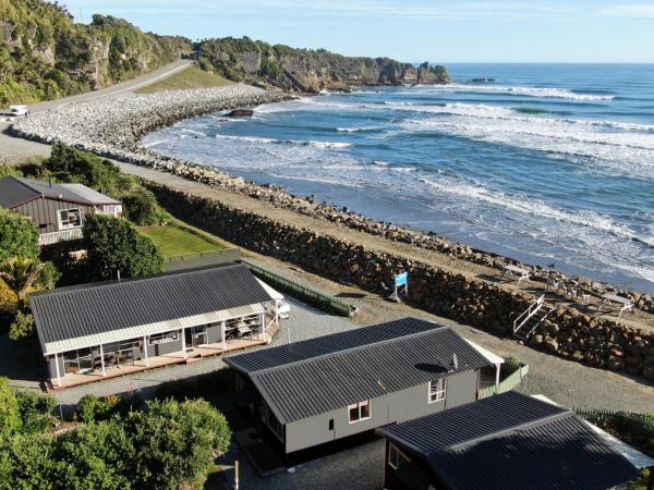 A la foto es mostra l'objecte Punakaiki Beachfront Motels situat a la ciutat de Punakaiki.