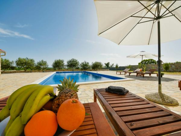 A la foto es mostra l'objecte Holiday Home Villa Dalmacija by Interhome situat a la ciutat de Suhovare.