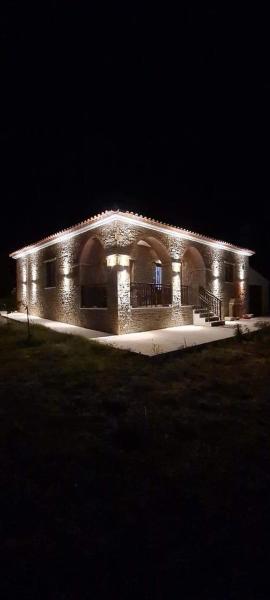 Nella foto è visibile l'oggetto VILLA PORTIANOU situato nella città di Pedhinón.