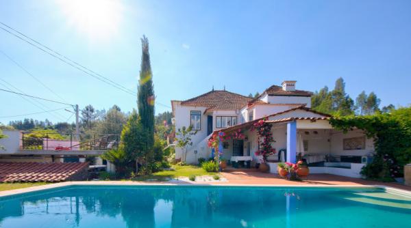 Na foto é possível ver o objeto Adore Portugal Lousã - 2 suites com piscina partilhada localizado na cidade de Casal de Ermio.