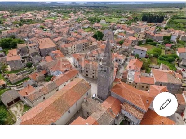 Na foto é possível ver o objeto Old istrian house,free parking localizado na cidade de Galižana.