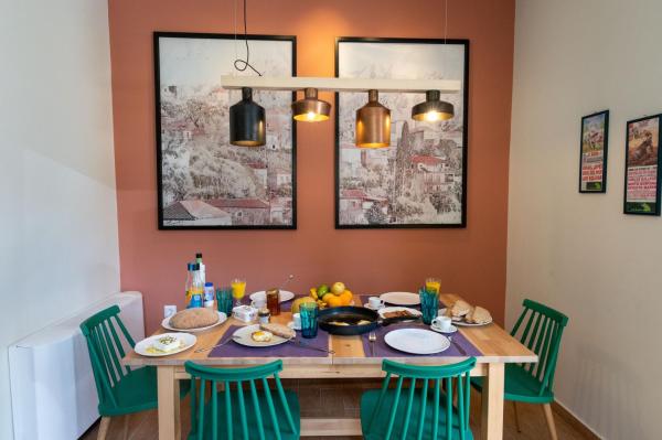 A la foto es mostra l'objecte Tinas Home - Kalamata Mediterranean Villas situat a la ciutat de Kalamata.