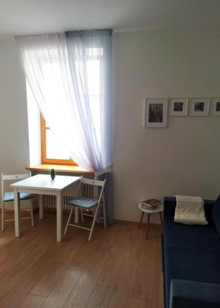 A la foto es mostra l'objecte Neat and cosy situat a la ciutat de Riga.