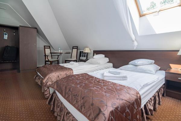 På billedet ses objektet Hotel Pod Filarami beliggende i byen Czeladź.