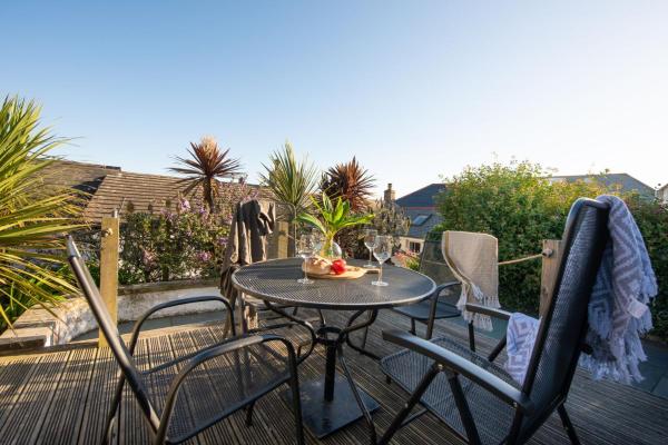 2 Bedroom Home In Marazion, Views Of St Michael's Mount - Penzance