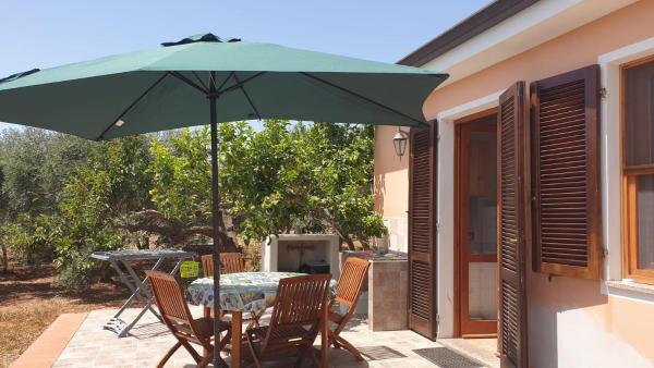 写真にはアルゲーロ市にあるCASA VACANZE DA NONNA MELAが写っています。
