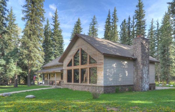 A la foto es mostra l'objecte Vallecito Family Retreat situat a la ciutat de Bayfield.
