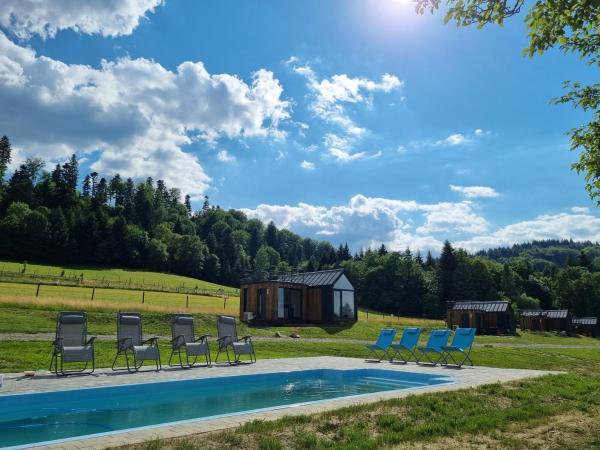 A la foto es mostra l'objecte Klimkówka Pod Gwiazdami - sauna, jacuzzi, basen situat a la ciutat de Klimkówka.