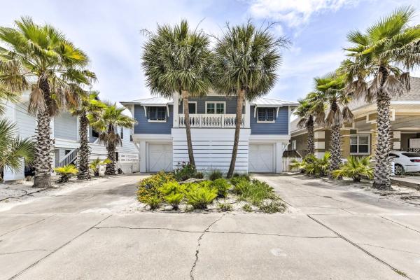 Billede 3: Luxe, Beachfront PCB Home with Decks and Grill!