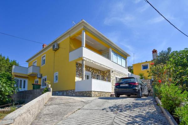 A la foto es mostra l'objecte Apartment S and E situat a la ciutat de Kali.