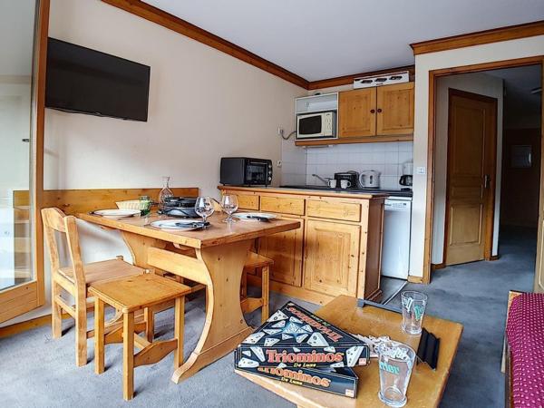 Auf dem Foto ist das Objekt Appartement 2 pièces, départ ski, balcon, 4 pers - FR-1-344-988 in der Stadt Les Bruyères zu sehen.