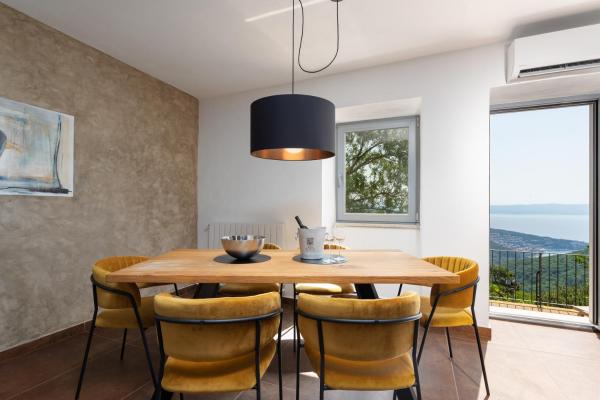 A la foto es mostra l'objecte CASA GIUSEPPE Luxury house with an amazing view situat a la ciutat de Labin.