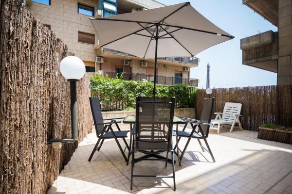 A la foto es mostra l'objecte La terrazza sull'Africa situat a la ciutat de Catània.