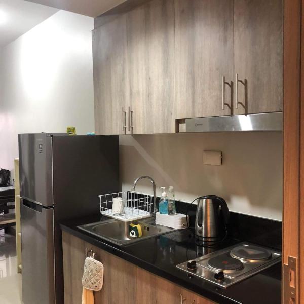 A la foto es mostra l'objecte CONDO staycation Near Mall Of Asia situat a la ciutat de Manila.