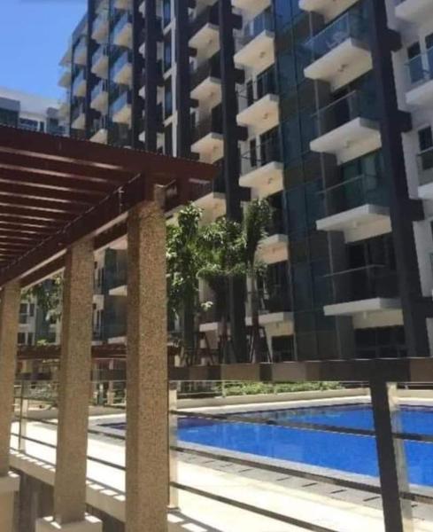 A la foto es mostra l'objecte 1Br unit infront of NAIA 3 6P cluster 1 situat a la ciutat de Manila.