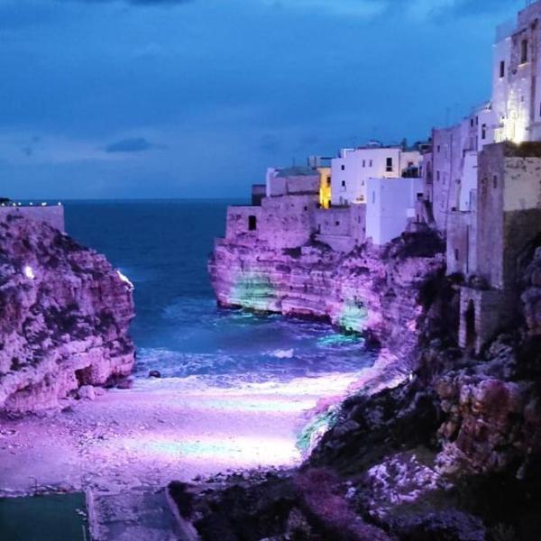 A la foto es mostra l'objecte LA CASA DI GIOVANNI situat a la ciutat de Polignano a Mare.