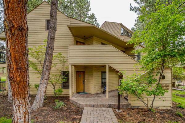 Na zdjęciu widoczny jest obiekt Ski House 155 - Meredith Lodging położony w mieście Bend.