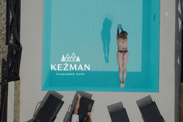照片显示了位于Kopaonik市的Kežman Mountain Houses物件。