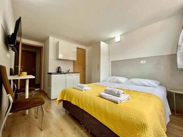 A la foto es mostra l'objecte Apartmani ROZA situat a la ciutat de Pula.