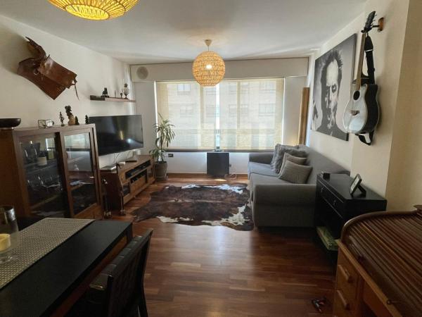 På billedet ses objektet APARTAMENTO GRANDE 2 HABITACIONES Y TERRAZA beliggende i byen La Coruña.