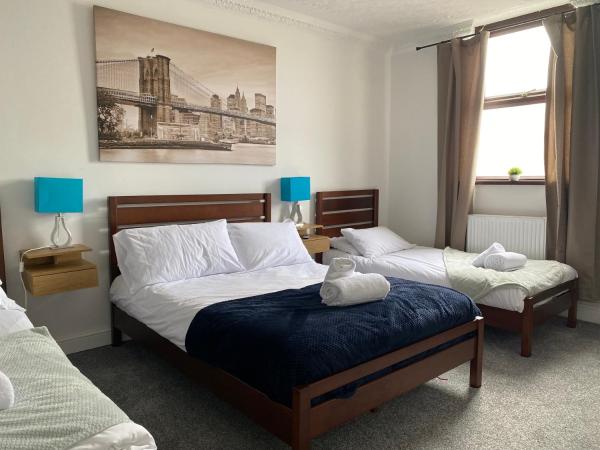 Kuva 1: 2 Bed Flat - Sleeps 6 - Parking - Wifi