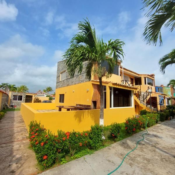 A la foto es mostra l'objecte Lindo apartamento en Morrocoy con piscina y WiFi situat a la ciutat de El Cruce.