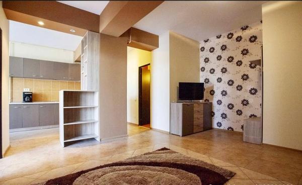 Închiriez Apartament Modern în Mamaia Nord, Zona-Summerland - Lângă Cluburile Fratelli și Nuba Beach, Mamaia