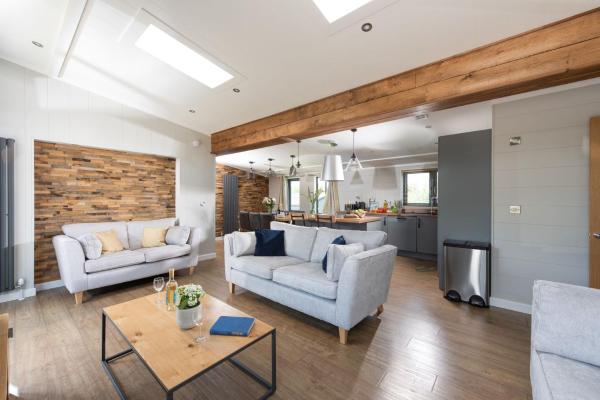Hawthorne Lodge, 15 Roadford Lake Lodges, Lifton - Devon