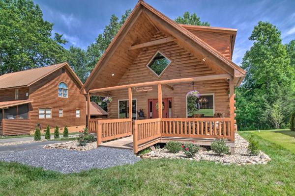 Hot Tub, Pool Access & Fire Pit: Gatlinburg Cabin - Tennessee