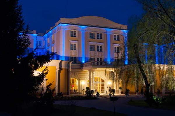 Auf dem Foto ist das Objekt Hotel Windsor w Jachrance in der Stadt Topolina zu sehen.
