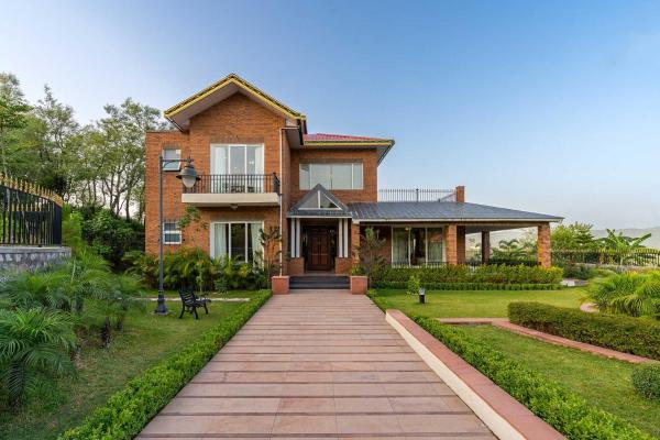 A la foto es mostra l'objecte StayVista at Dhauladhar House - Aesthetic 4 BHK Villa in Kangra situat a la ciutat de Kotla.