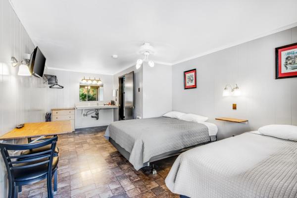 Mount Constance, Room 10 At Mount Walker Inn - Washington