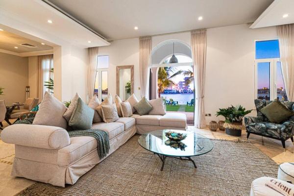 Sea View Luxury 6 Bedroom Villa Plus Driver And Maid Room In Palm Jumeirah - Dubai