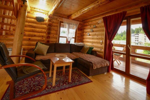 Kuvassa näkyy kohde Milanova koliba Zlatar, joka sijaitsee kaupungissa Nova Varoš.