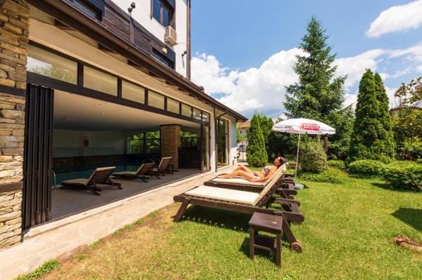 Na zdjęciu widoczny jest obiekt Hotel Bansko SPA & Holidays - Free Parking położony w mieście Bansko.
