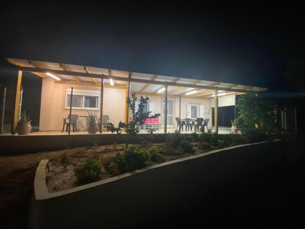 På billedet ses objektet Sun and Sea 2 Elika Lakonias beliggende i byen Elíka.