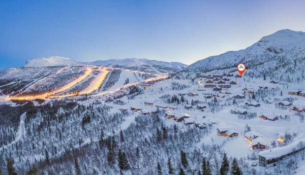 Na fotografii je vidět objekt Hemsedal-Toppen av Skarsnuten nacházející se ve městě Hemsedal.