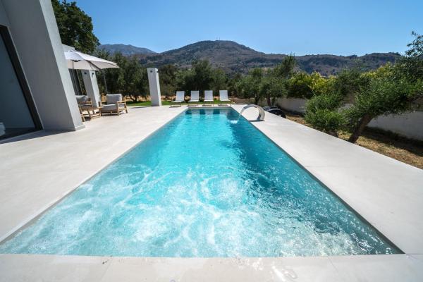 Luxury Villa Vivian Heated Private Swimming Pool & Jacuzzi Near The Beach Of Georgioupoli - Grécia
