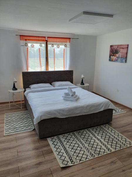 Na foto é possível ver o objeto Casa Saga localizado na cidade de Valea Moldovei.