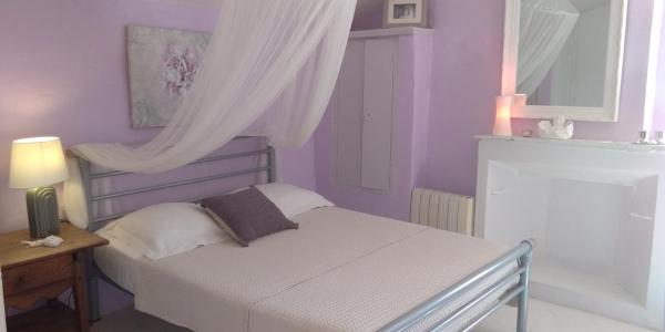 На фото показан объект Bienvenue à la Source dans une Maison de Charme, расположенный в городе Апт.